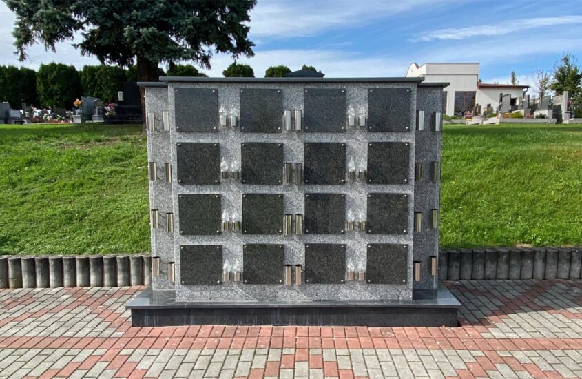 Ściana na urny czyli kolumbaria na cmentarzach