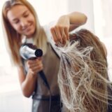 Kompleksowy przewodnik: Jak przygotować włosy do sprzedaży?